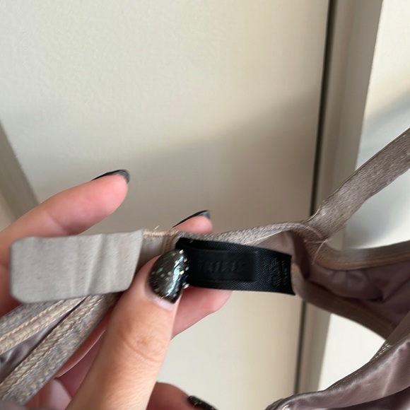 stretch satin underlined underwire bra - Picture 6 of 9